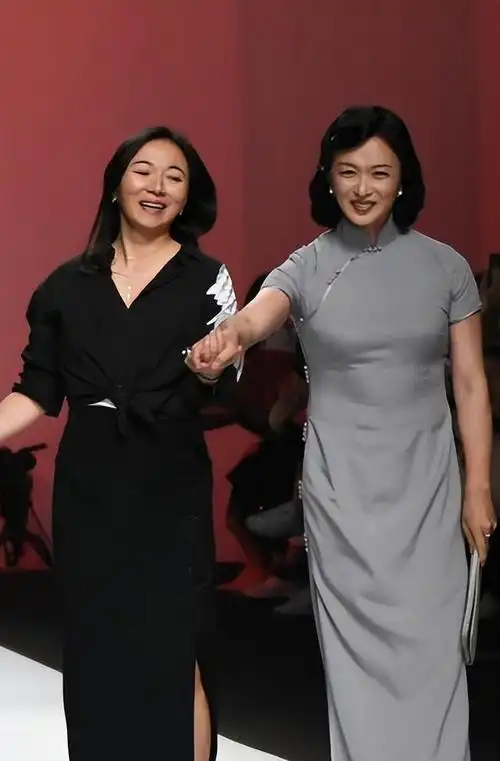 金星第一任妻子貌美如花离婚时她已经怀孕现在怎么样了