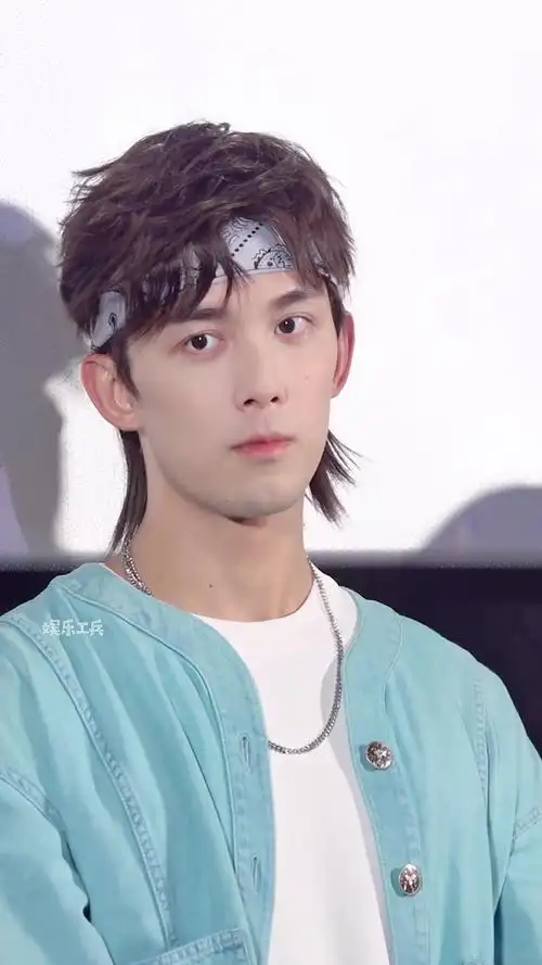 吴磊鲻鱼头造型 酷帅甜美组合#吴磊 #张子枫 好惹人爱#盛夏未来