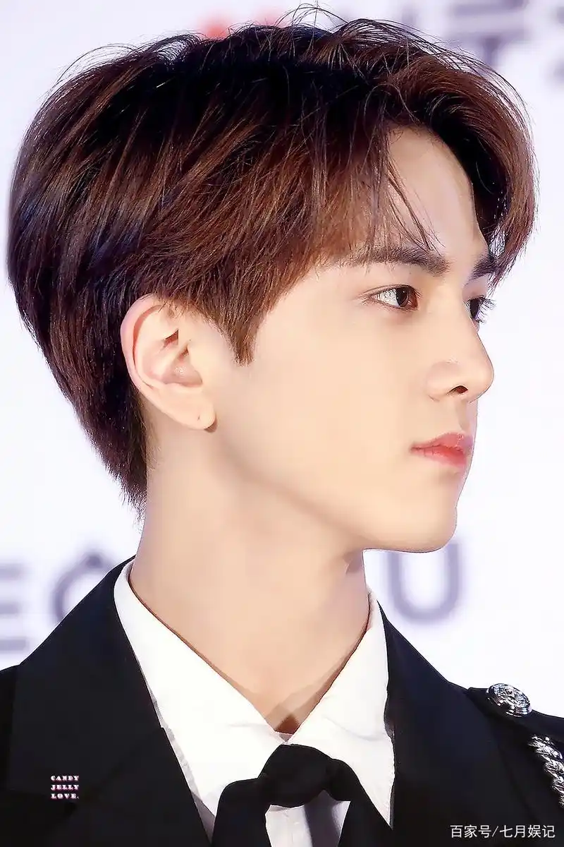 盘点韩国十大神颜男爱豆,你觉得谁最帅?