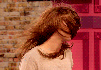 美女大风吹乱享受gif动图_动态图_表情包下载_soogif