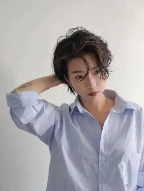 在很多短发控女生心中都是不可撼动的宝藏发型