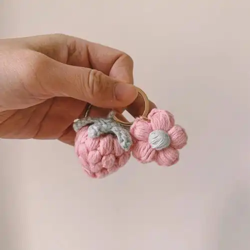 钩针可可爱爱的泡芙草莓和花朵