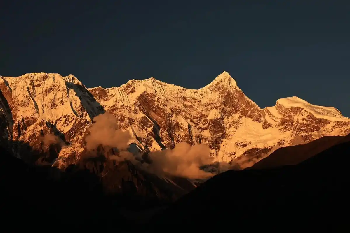 8k日照金山  私信取.可做pad壁纸/电脑桌面壁纸#日照金 - 抖音