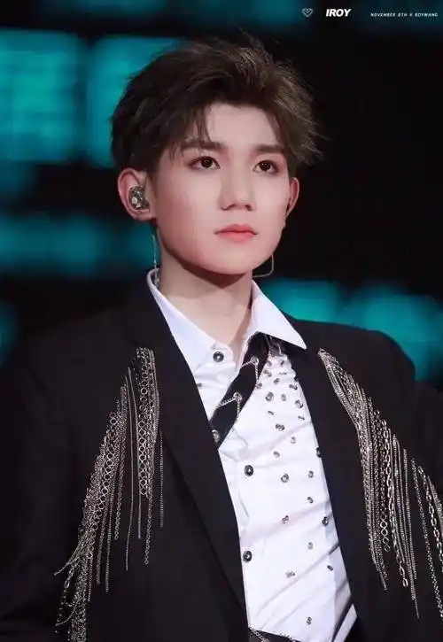 5年后,再看易烊千玺,王俊凯王源的各自境遇,差距显而易见_的发展_演技