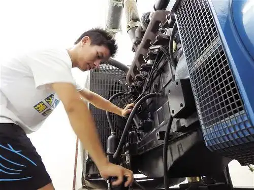 获央视点赞的"排涝哥"原是24岁广西小伙