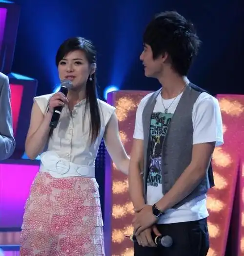 陈辰:与初恋程雷分手后,转身嫁小2岁余笛,婚后生一女幸福美满_网易