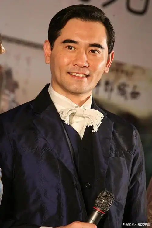 赵文瑄:美丽相貌与优雅风度,一生未婚未育,如今62岁在乡下种花