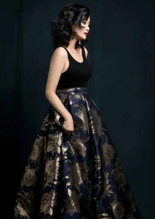 原创57岁李颖天生丽质90年代的挂历女神美到惊艳如今年轻貌美