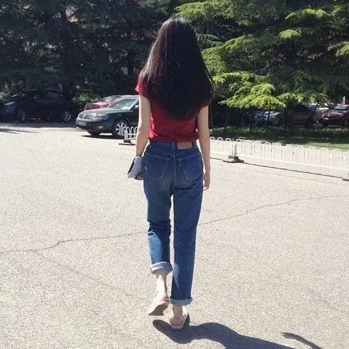 我的背影已长发及腰 你却早已离开_唯美图片