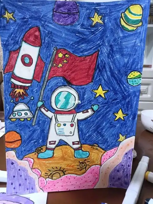 女儿自己动手完成的太空科技画,有些地方画的不是很好,下次继续努力