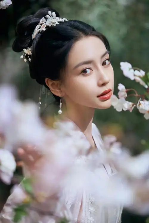 angelababy杨颖晒国风照.颜值惊艳众人倾国倾城