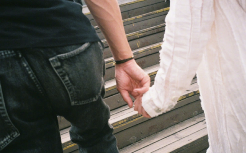 男友视角下的郭碧婷满面幸福与向佐手牵手秀恩爱狂撒糖