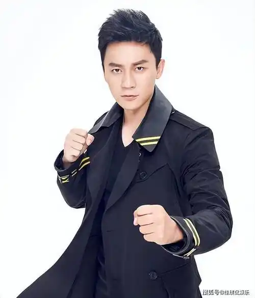 事实证明,44岁的"戏混子"李晨,已经走上了一条"事业下滑路"_张馨予