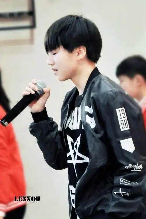 tfboys王俊凯重庆八中迎新文艺汇演
