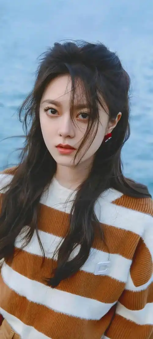 赵今麦写真集分享知性而又甜美