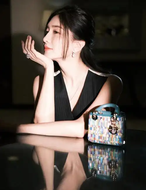 江疏影落日光影写真,温婉优雅,惊艳迷人!_高清图集_新浪网