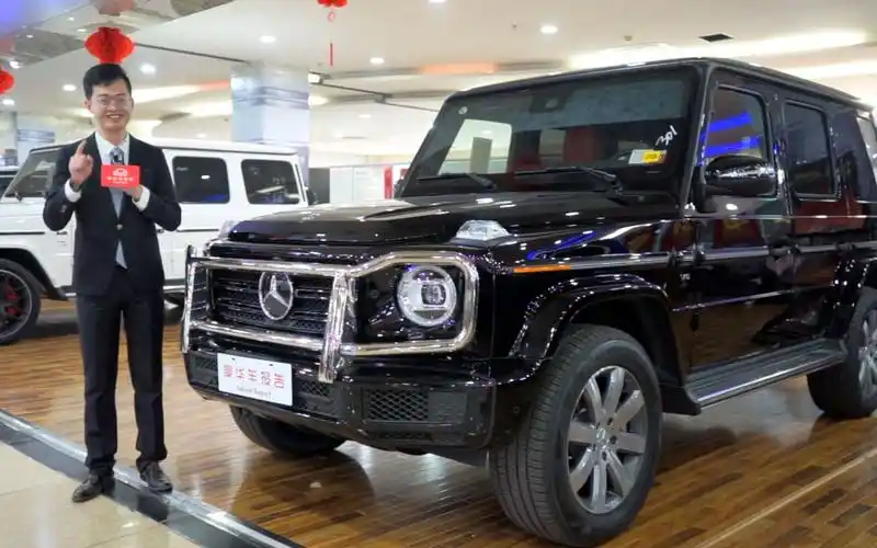 200万内最强越野车?就是保险杠太丑!实拍男人的梦想之车奔驰大g