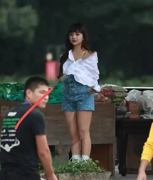 原创the9成员生图刘雨昕帅气虞书欣甜美谢可寅成门面担当