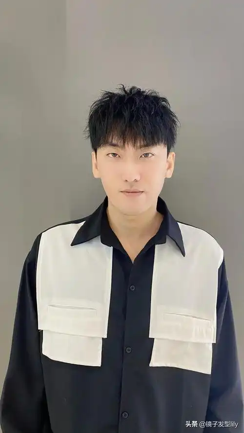 男生自然卷发型设计图,男生发型推荐/日系羊毛卷少年感十足 - 冷求网