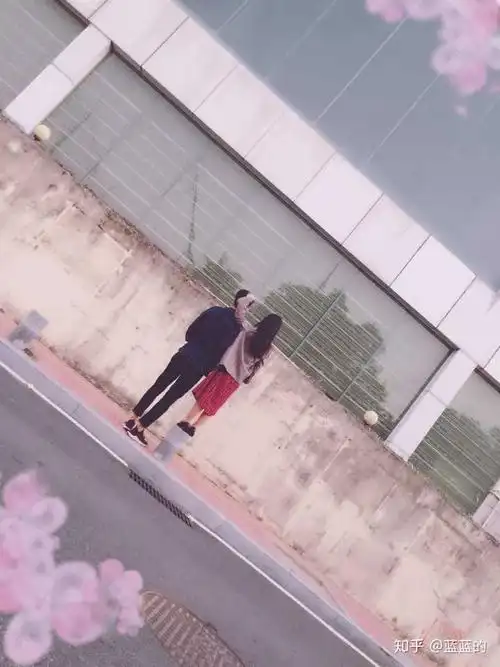 我想知道身高153,体重90斤长的还算可以的女生很难找到理想的男朋友吗