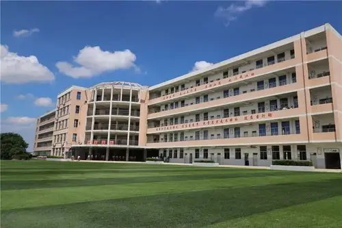 喜报频传江西省西山学校2019年中考录取率达全县第一