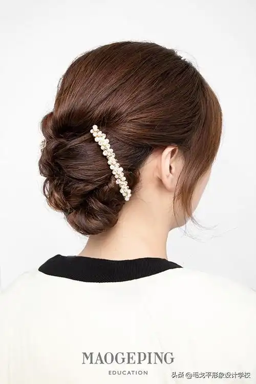 温柔甜美的盘发简单易学显气质