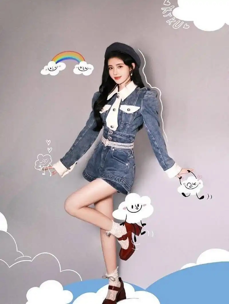 星闻#  鞠婧祎的日常穿搭: 她的腿看起来又瘦又圆润,还很笔直呢!