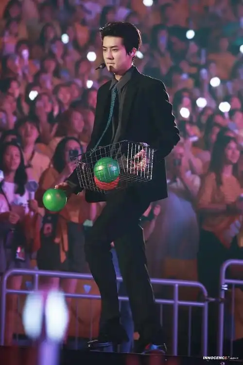 吴世勋| exo五巡 cr.logo