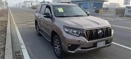 2021款丰田霸道2800柴油70万起国六现车