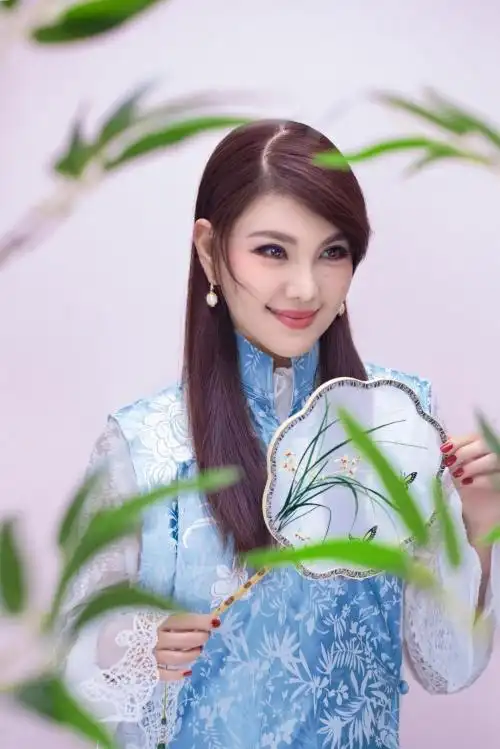 乌兰图雅让古诗词焕发新活力