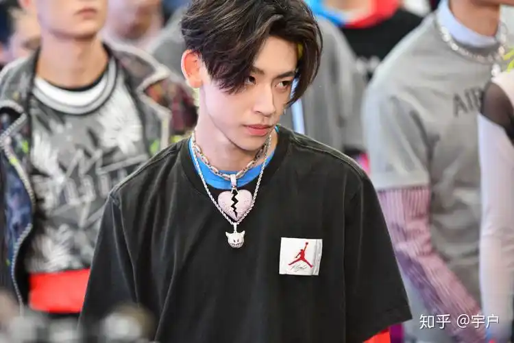 如何评价王琳凯小鬼的颜? - 知乎