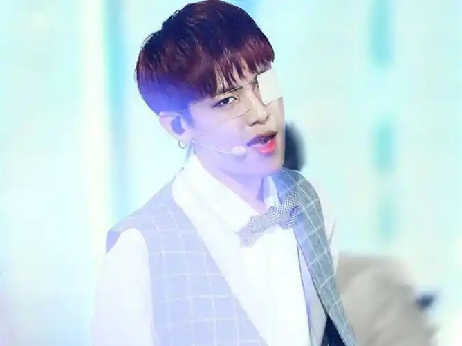 韩国娱乐圈又流行起了"眼罩杀",边伯贤简直是仙子,郑秀晶攻气爆表