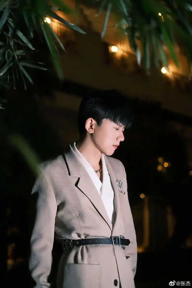 张杰 杰锅的穿搭日常#帅爆了 - 抖音