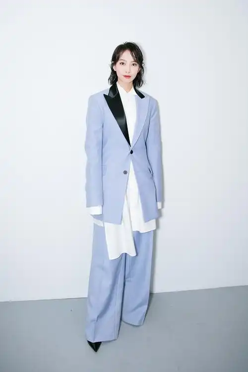 宋茜男装亮相巴黎看秀宋茜男装亮相巴黎看秀宋茜男装亮相巴黎看秀特别