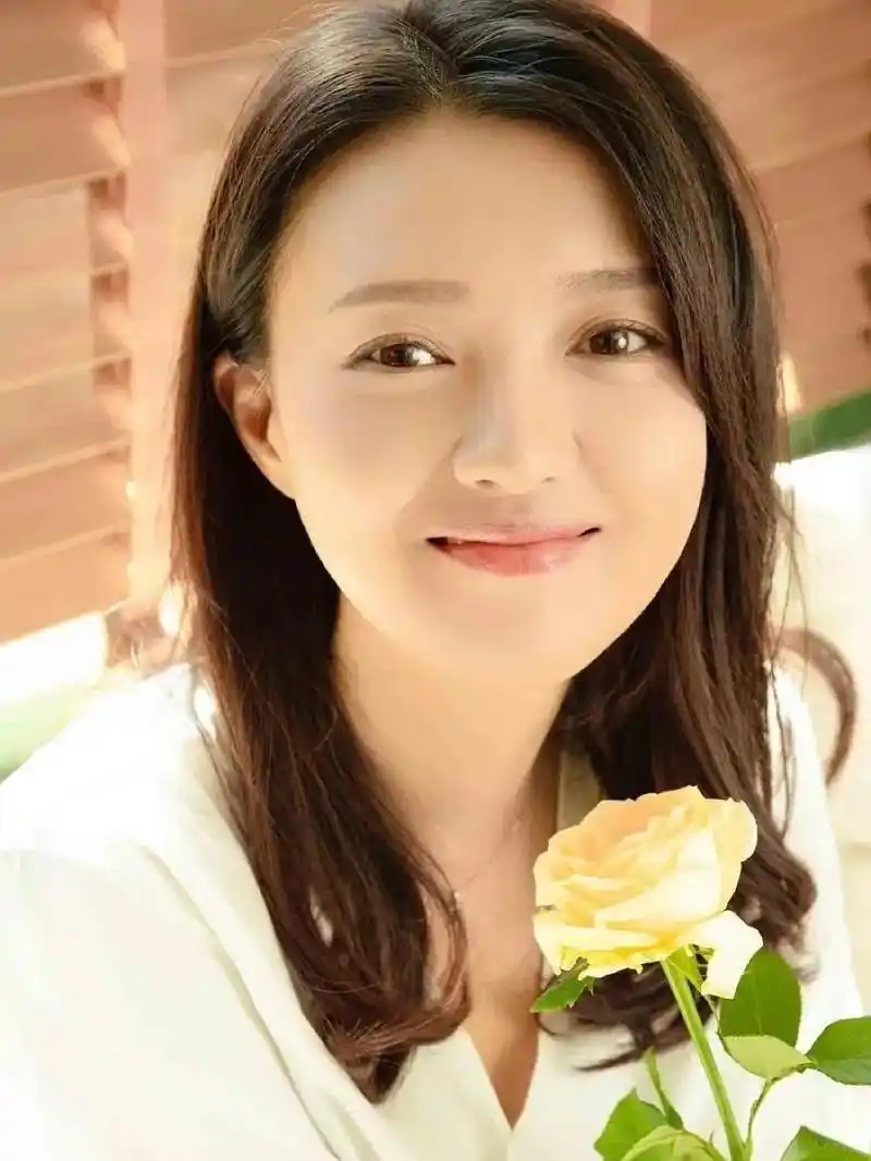 知名演员傅晶:戏红人不红,为人低调不张扬.