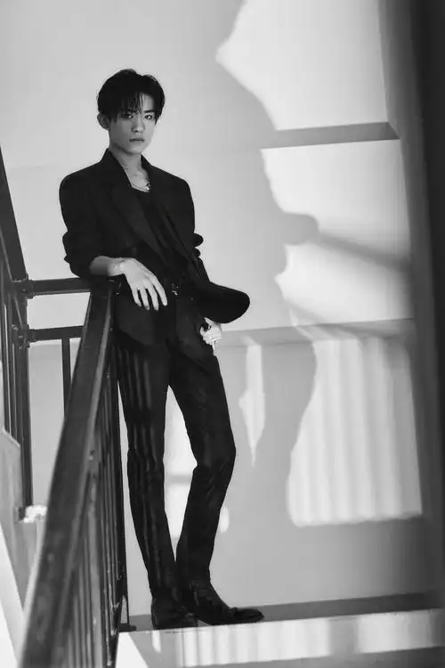 易烊千玺《少年之名》少年探索人造型look