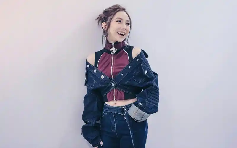 邓紫棋最新力作 官方mv 《透明》_哔哩哔哩 (゜-゜)つロ 干杯~-bili