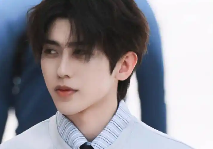 蔡徐坤跑男路透遭"疯传",五官精致俊美,看到最后:初恋男神_感觉_嘲讽