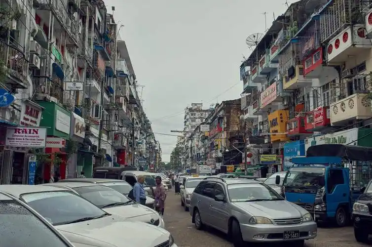 缅甸旧都仰光,英殖民地留下的都市文化,东南亚最湿热的海滨城市__凤凰