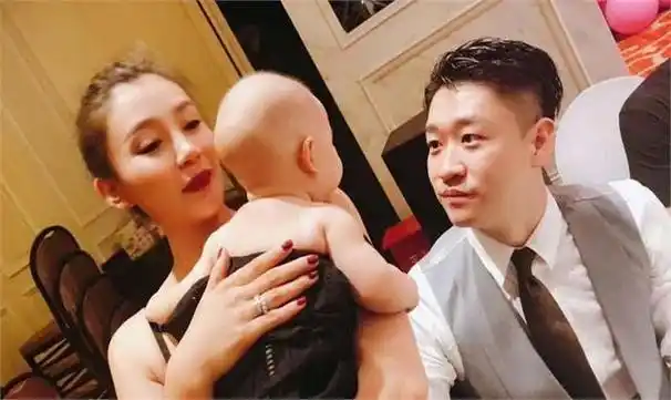 14年过去了离开了德云社的曹云金终究还是逃不过被打回原形了