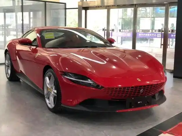 法拉利roma跑车奢华优雅浪漫的精神追求