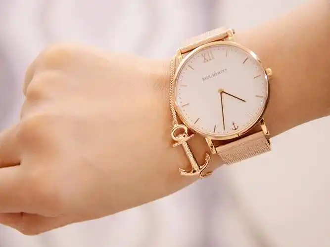 手链和手表怎么戴(黄金手链和手表怎么戴)