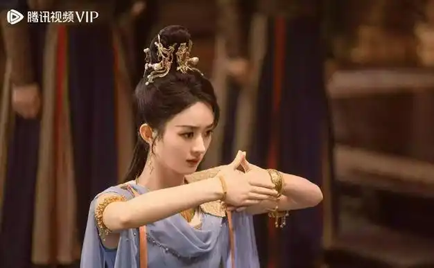 好家伙赵丽颖新剧与凤行首播97分观众直言熬夜也要追