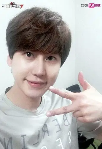 superstar k7 更新#圭贤#相关(两张gif 可爱圭)~~评委圭相关在14-16页