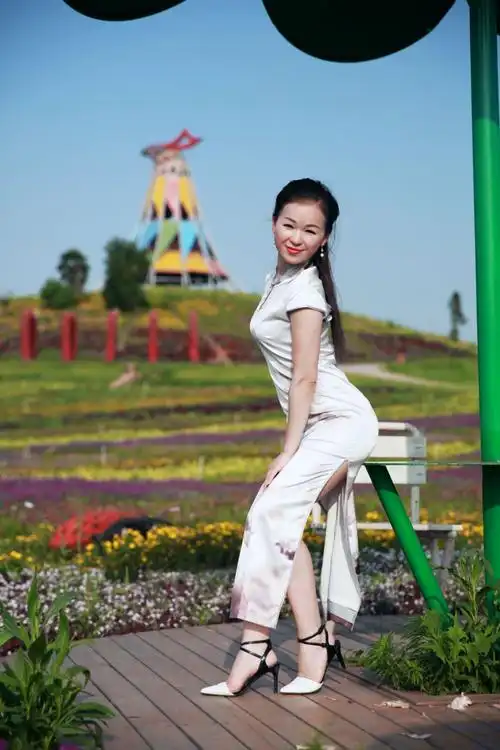 金钟雨母艺术小镇最美旗袍女神大赛