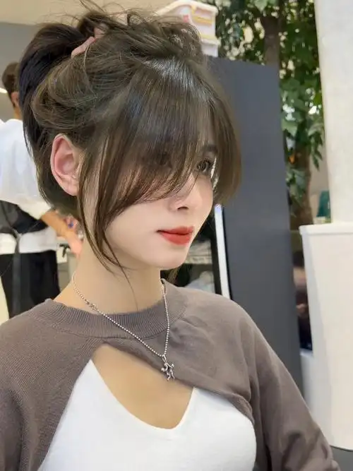 氛围感法式八字刘海