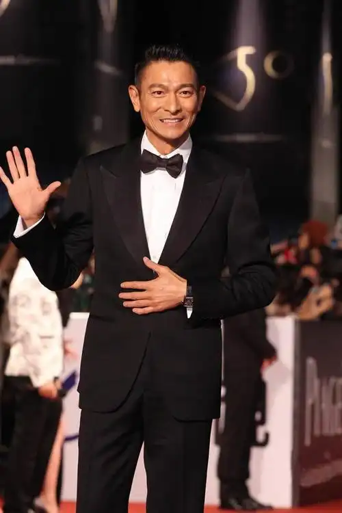 第50届金马奖章子怡最佳女主角 走红毯舒淇大开胸桂纶美大露背