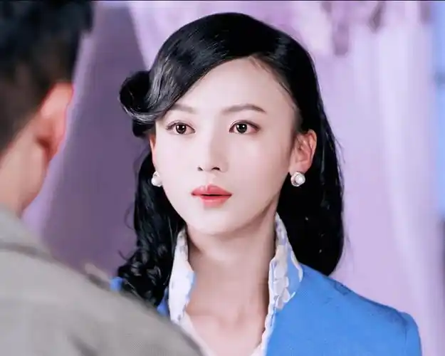 吴谨言民国扮相合集多图