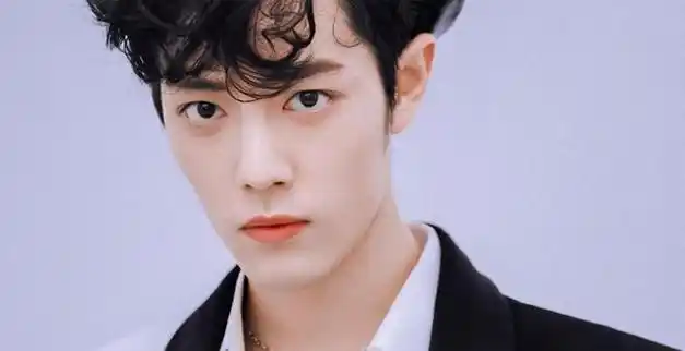 肖战和周雨彤的友情始于他们共同经历的北漂时期.