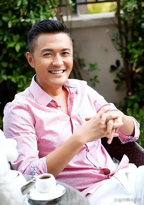 与高圆圆分手后不谈恋爱零绯闻如今48岁婚姻成谜